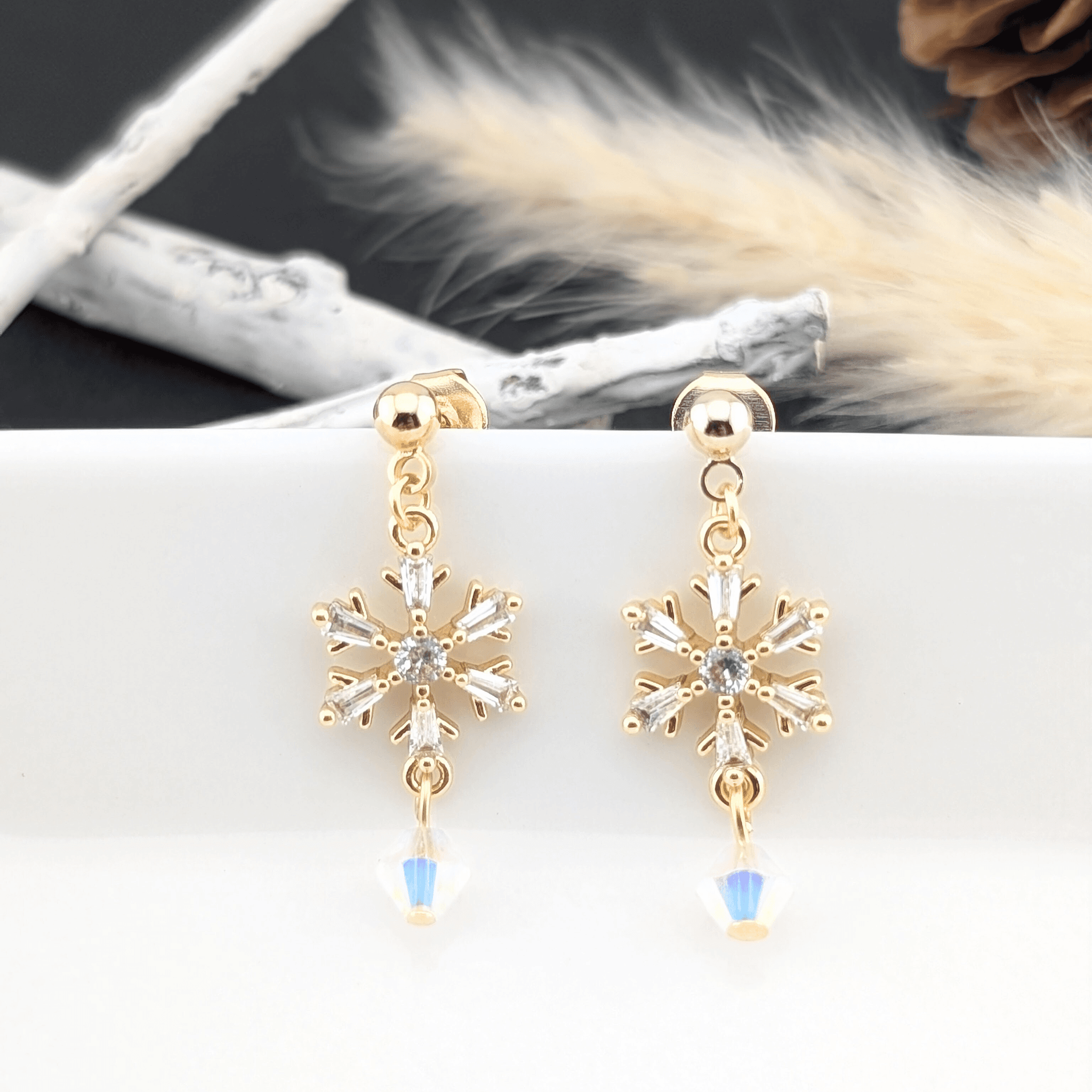 月明かりに舞う 雪の結晶ピアス1枚目の画像