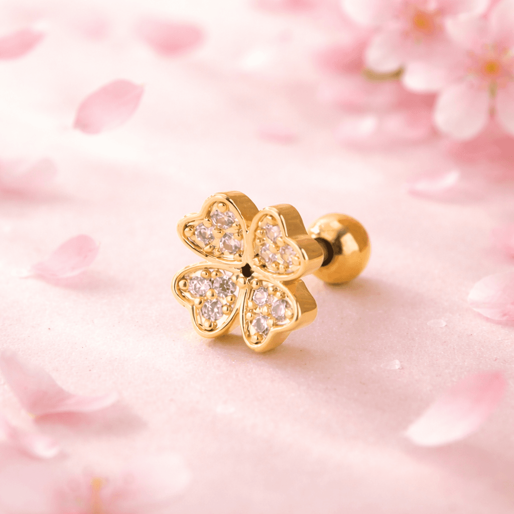 【桜ピアス】小ぶり 花モチーフ イヤーボーンスタッドピアス　ゴールド キラキラ ビジュー 春アクセサリー | 2枚目