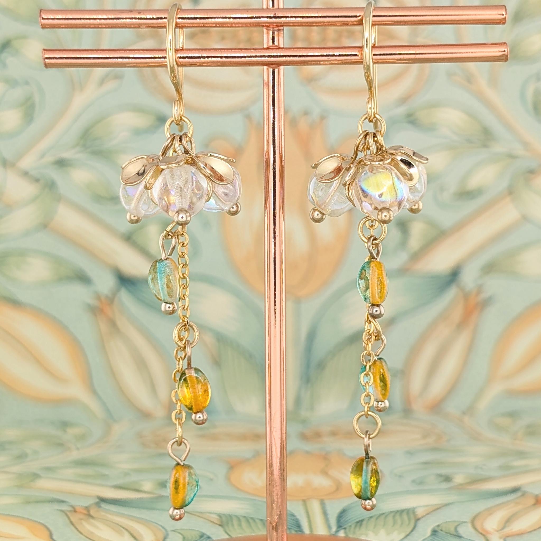 メタルフラワーとチェコビーズのお花ピアス | 4枚目