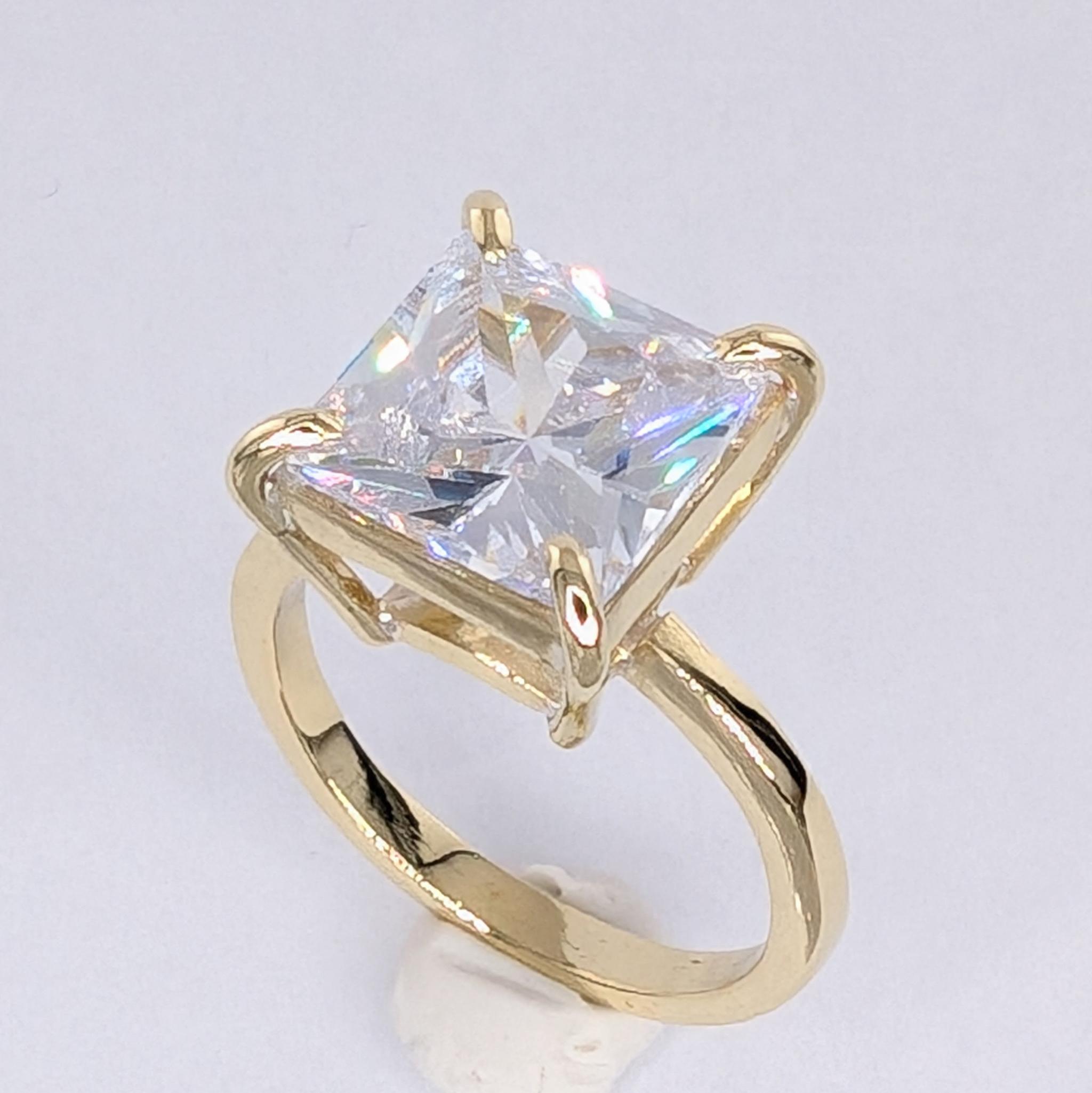 大きなプリンセスカットのリング1枚目の画像