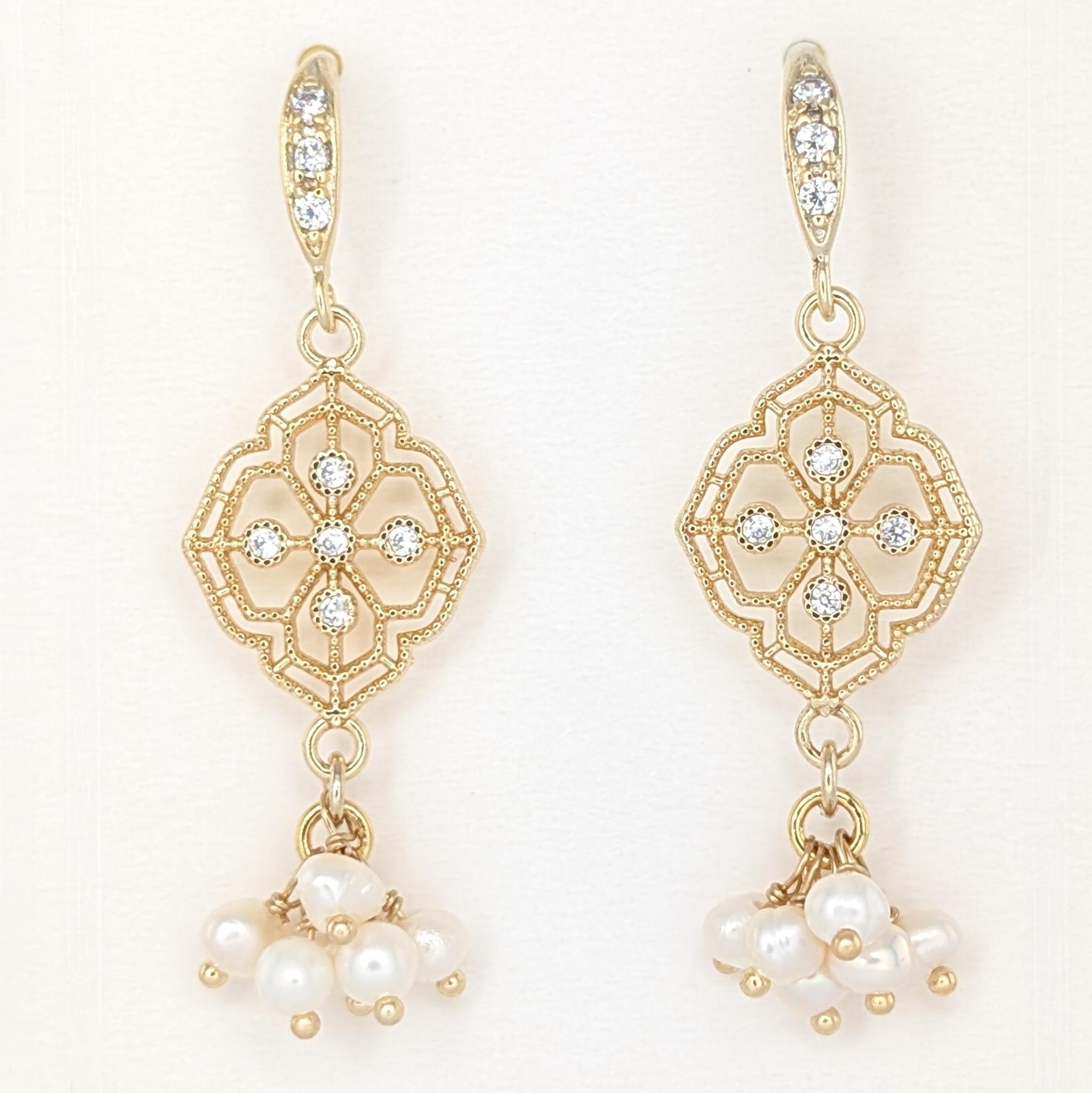 透かしの花模様と淡水パールのエレガントピアス　ゴージャス　おしゃれ | 3枚目